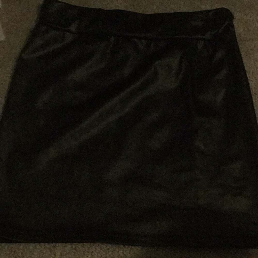 A black cute skirt